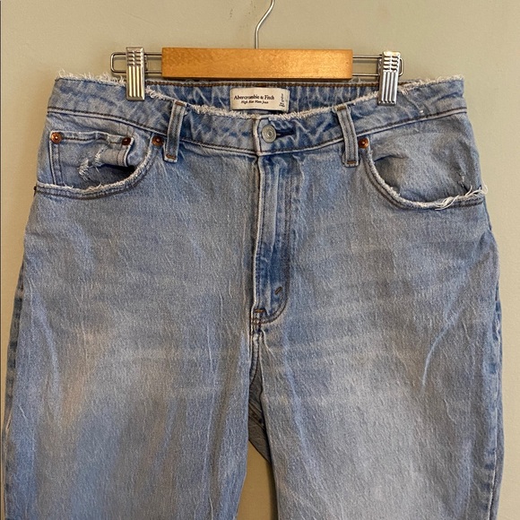 Abercrombie & Fitch Women’s Curve Love High Rise Mom Jeans Size 31 size 12 - Picture 2 of 7